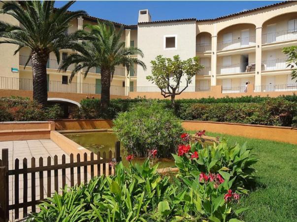 Port Cogolin, T2 calme dans belle résidence, piscine, proche St Tropez Esterno foto