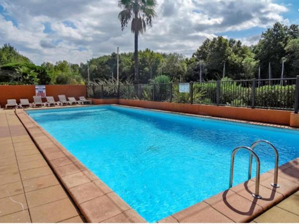 Port Cogolin, T2 calme dans belle résidence, piscine, proche St Tropez Esterno foto
