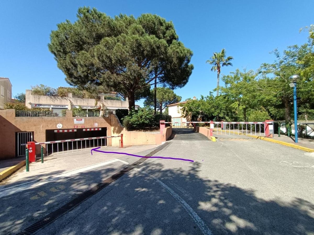 Port Cogolin, T2 calme dans belle résidence, piscine, proche St Tropez Esterno foto