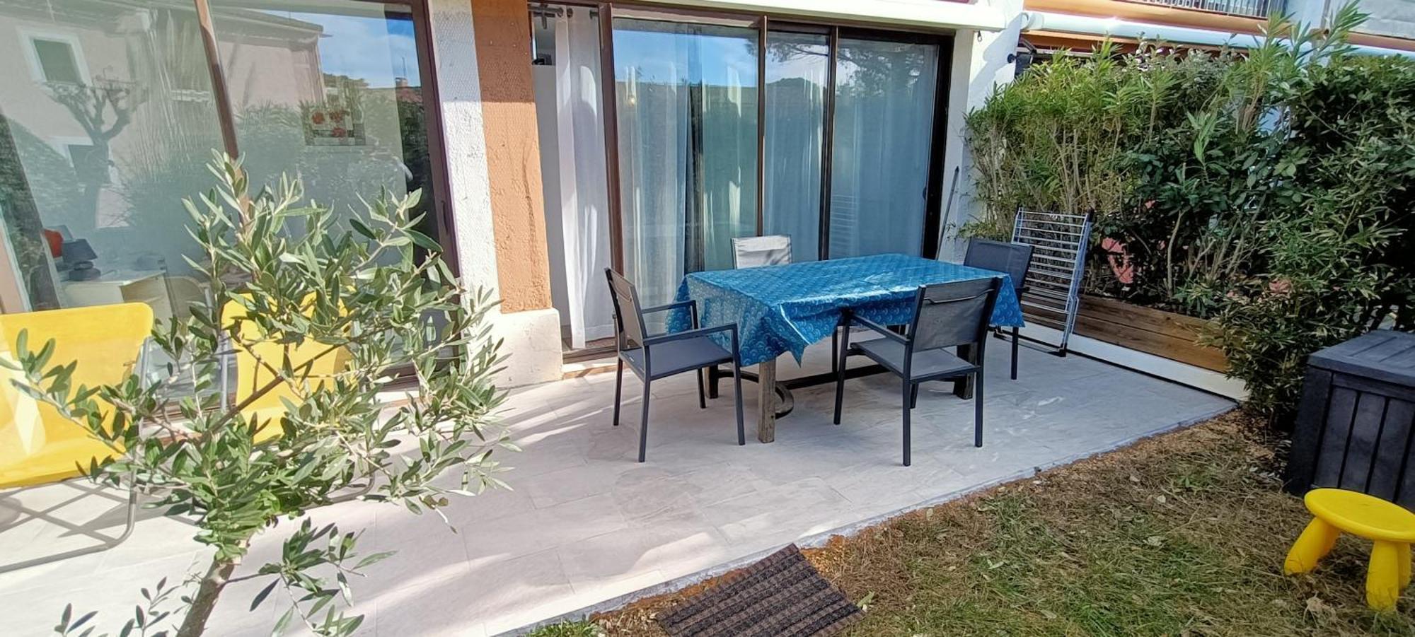 Port Cogolin, T2 calme dans belle résidence, piscine, proche St Tropez Esterno foto