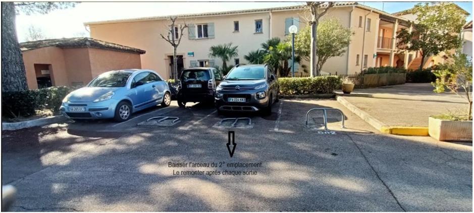 Port Cogolin, T2 calme dans belle résidence, piscine, proche St Tropez Esterno foto